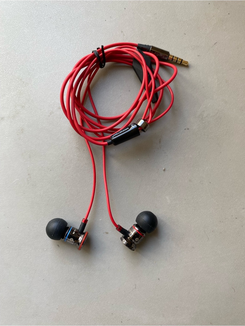 Beats Monster Wired Earphones - Picture 2 of 3